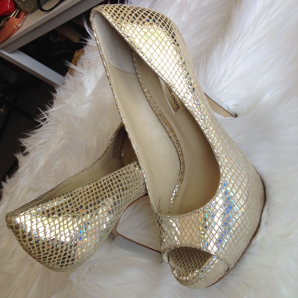 Gorgeous metallic INC 4.5 inch heels